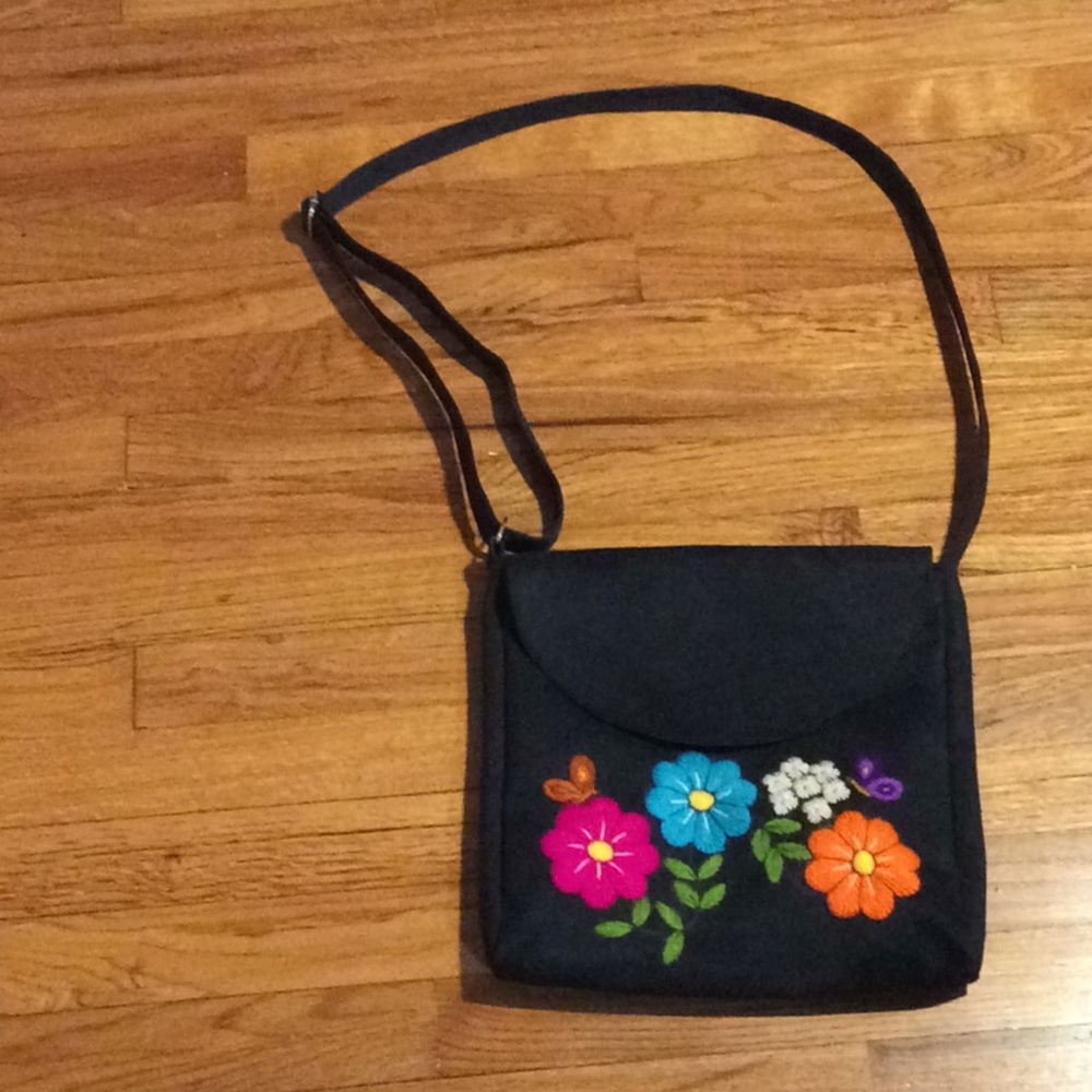 Embroidered Peruvian Handbag NWOT